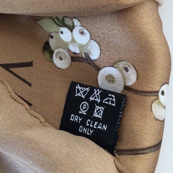 VALENTINO SILK SCARF - Picture 8 of 13